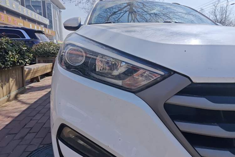 Used Hyundai Tucson 2015 1.6T Dual-Clutch Two-Wheel-Drive Smart Model
