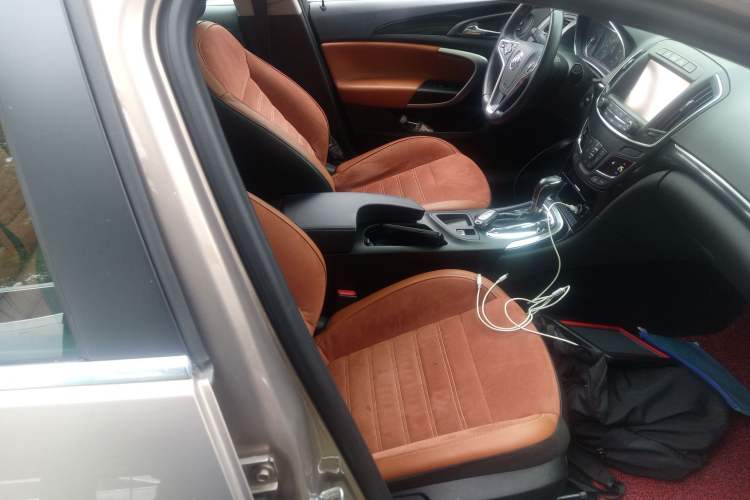 Used Buick Regal 2015 1.6T Elite Tech Model Right Front Seat