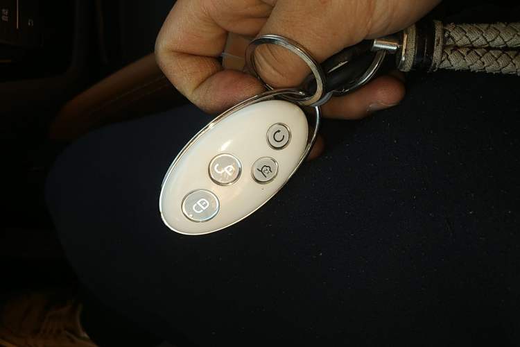 Used BYD Song MAX 2018 1.5T Automatic Smart Connect Elite Model with 6 Seats Interior 1