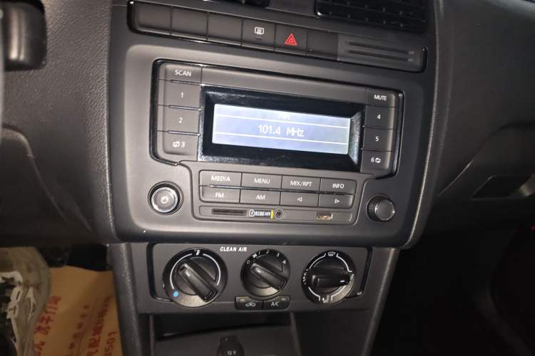 Used Volkswagen Polo 2016 1.4L Automatic Trendy Model Audio And AC Panel