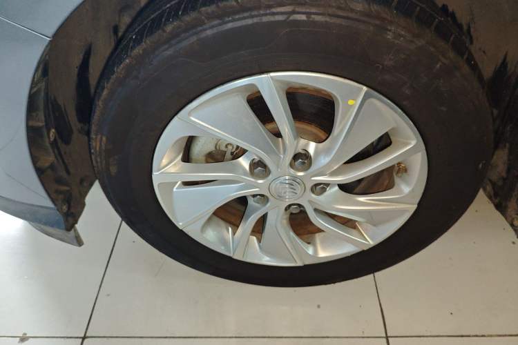 Used Buick Velite 6 2020 Plug-in Hybrid Connected Fashion Model Exterior 2