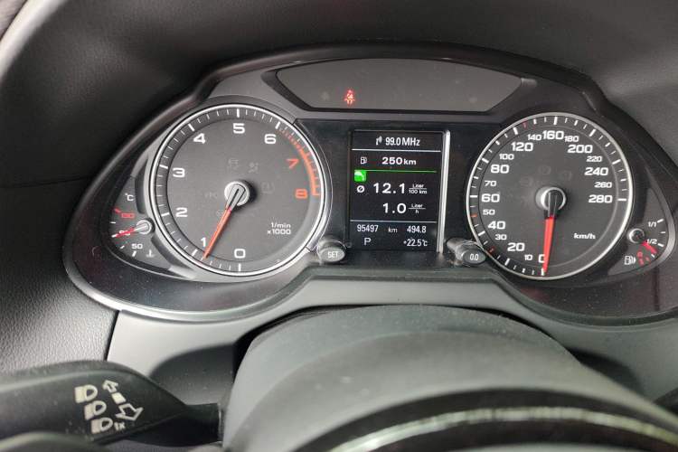 Used Audi Q5 2017 Plus 40 TFSI Comfort Model Odometer Close Up