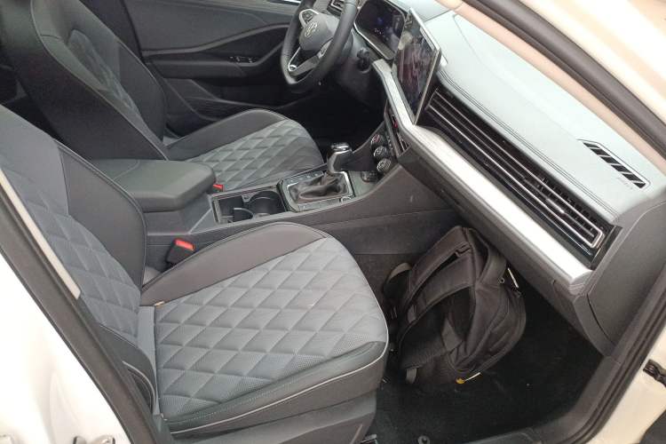 Used Volkswagen Sagitar 2025 Revised Version Three 300TSI DSG Excellence Edition Right Front Seat