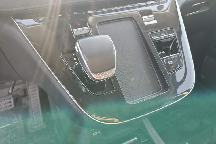 Used Hongqi HQ9 PHEV 2024 2.0T Four-Wheel Drive Business Edition