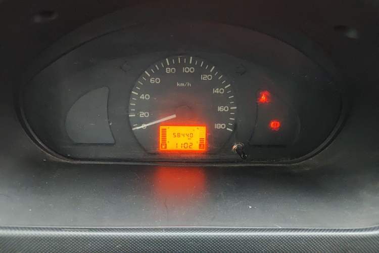 Used Wuling Rongguang  Odometer Close Up