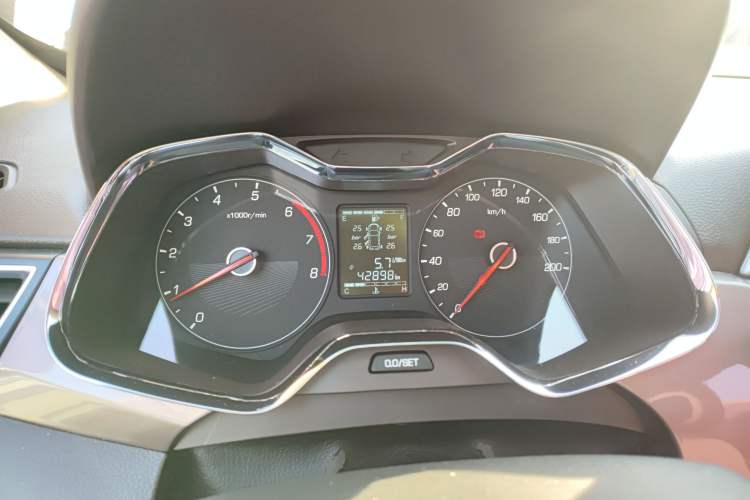 Used Baojun 310W 2017 1.5L Manual Fashion Model China V Instrument Cluster