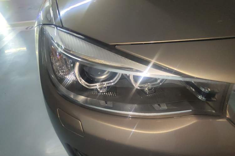 Used BMW 3 Series GT 2013 320i Sport Design Package Right Front Headlight