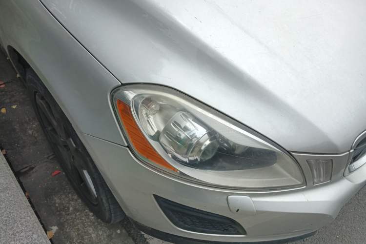 Used Volvo XC60 2012 T5 Comfort Edition Right Front Headlight