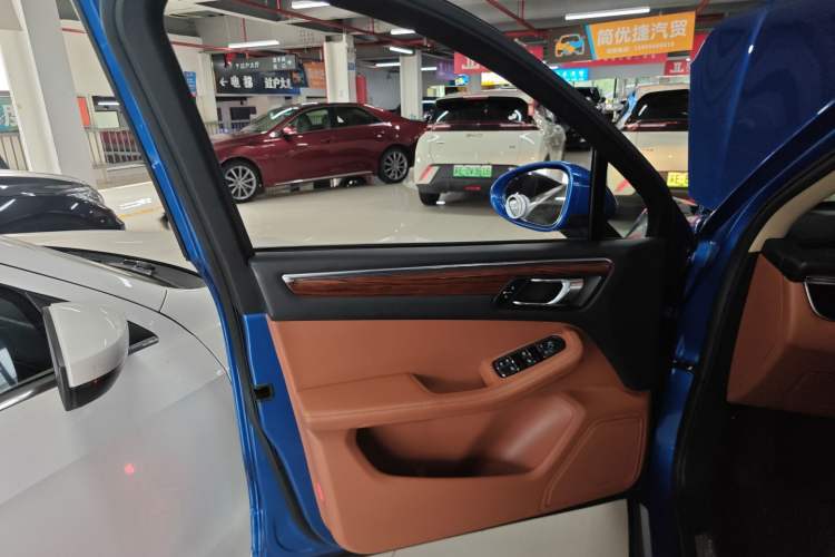 Used Zotye SR9 2017 2.0T Automatic Ultimate Road Edition