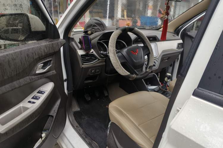 Used Wuling Hongguang 2021 1.5L Facelifted S Comfort Version with Electric Power Steering LAR Driver Seat