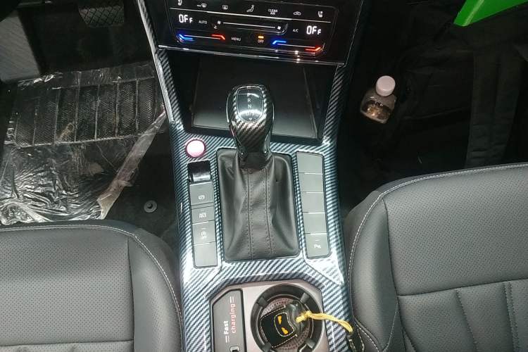 Used Volkswagen Passat 2025 Outstanding Model 380TSI Starry Dragon Edition Gear Lever