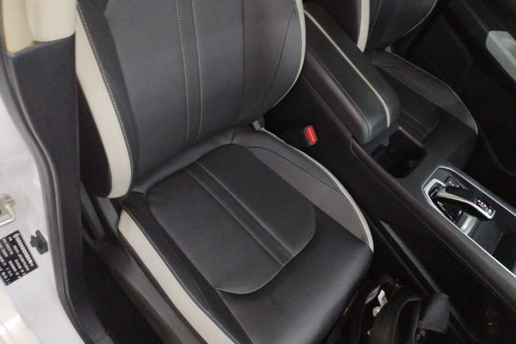 Used Dongfeng Aeolus E70 2023 500 Smart Edition Lithium Iron Phosphate 48.6 kWh 120 kW
