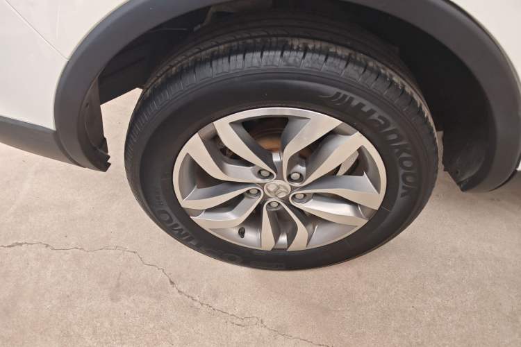 Used BAIC Senova X65 2015 2.0T automatic luxury version
