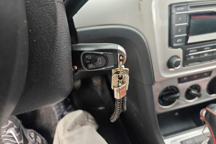 Used Volkswagen Lavida 2013 Revised Classic 1.6L Automatic Fashion Edition Vehicle Key