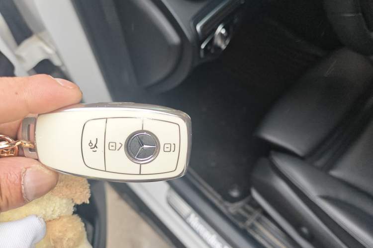 Used Mercedes-Benz GLC 2020 GLC 260 L 4MATIC Dynamic Model Vehicle Key