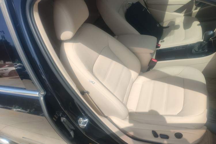 Used Volkswagen Passat 2015 1.8TSI DSG Prestige Edition Right Front Seat