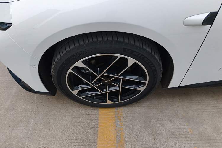 Used XPeng P7+ 2024 Long-Range Max Left Front Wheel Hub