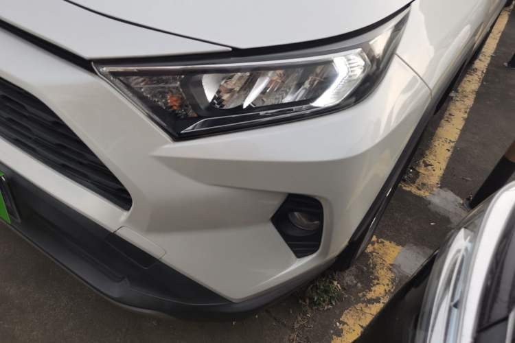 Used Toyota RAV4 2021 2.0L CVT Two-Wheel Drive Fashion Edition