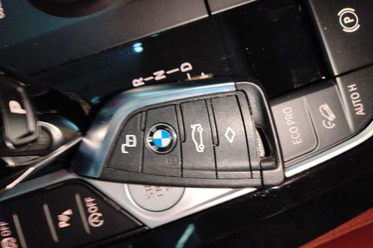 Used BMW X4 2022 xDrive 25i M Sport Package Interior 1