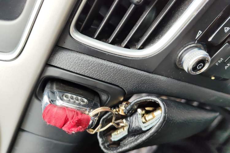 Used Audi A4L 2015 35 TFSI Automatic Standard Model Vehicle Key