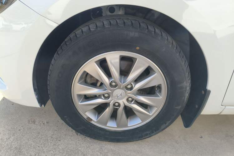 Used Hyundai Celesta 2018 1.6L Automatic GL Enjoyment Edition China VI compliant Left Front Wheel Hub