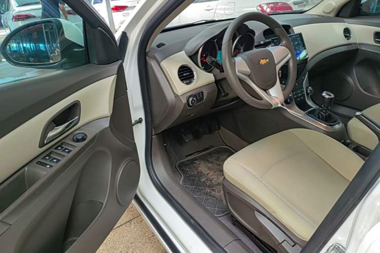Used Chevrolet Cruze 2015 1.5L Classic SL MT