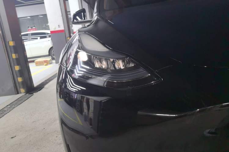 Used Tesla Model Y 2023 Rear-Wheel-Drive Version
