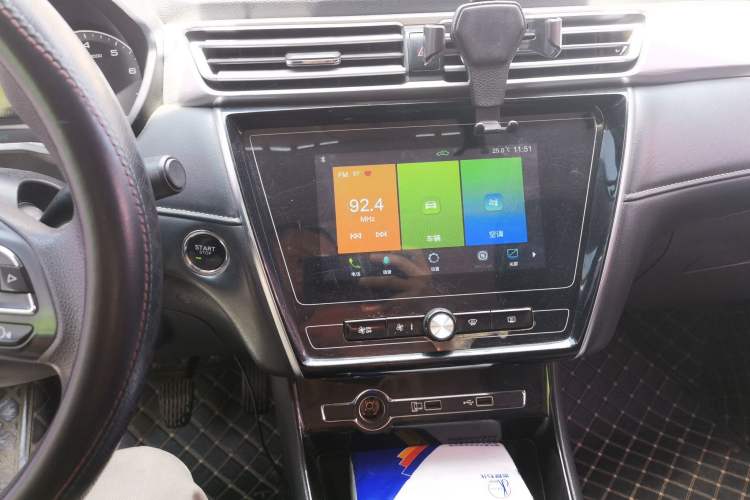 Used Roewe i5 2019 1.5L Manual 4G Connectable Langhao Edition Audio And AC Panel