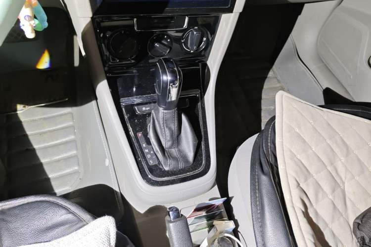 Used Volkswagen Bora 2014 1.6L Automatic Fashion Model