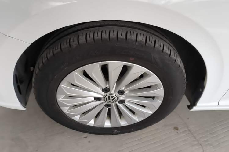 Used Volkswagen Lavida 2019 1.5L Automatic Vision Edition China VI Standard Left Front Wheel Hub