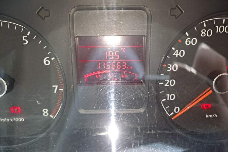 Used Volkswagen Polo 2011 1.4L Manual ZhiShang Edition Odometer Close Up
