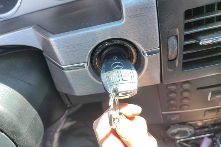 Used Mercedes-Benz GLK-Class 2011 GLK 300 4MATIC Dynamic Model Vehicle Key