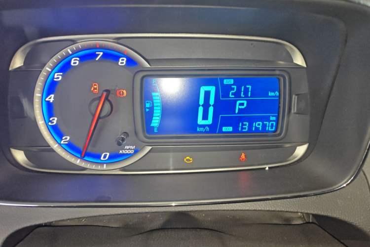 Used Chevrolet Trax 2016 1.4T Automatic Two-Wheel Drive Comfort Version with Sunroof Odometer Close Up