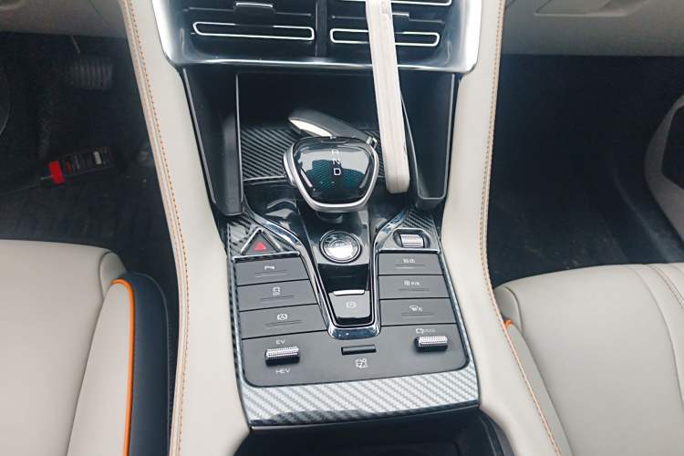 Used BYD Song PLUS New Energy 2021 DM-i 110KM Flagship Model Gear Lever