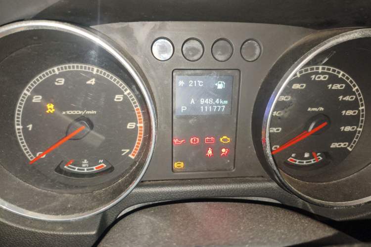 Used BAIC Off-Road BJ40 2016 40L 2.3T Automatic Two-Wheel Drive Prestige Edition Odometer Close Up