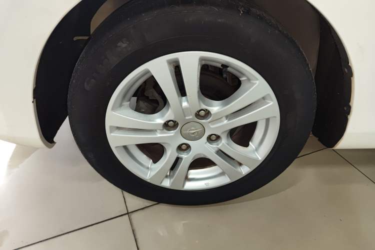 Used Haima M3 2015 1.5L Manual Elite Model Left Front Wheel Hub