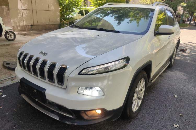 Used Jeep Cherokee 2017 2.0L Superior Edition