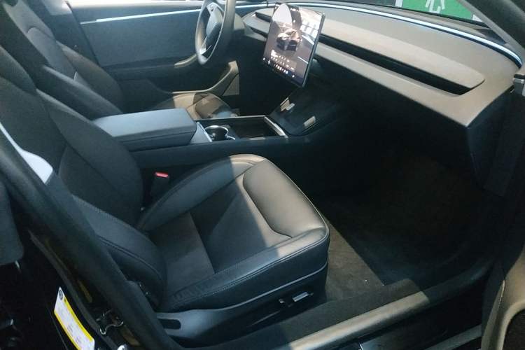 Used Tesla Model 3 2023 Rear-Wheel-Drive Version
