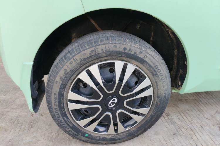 Used Chery New Energy QQ Ice Cream 2022 170km Sundae Phosphate Lithium-Ion