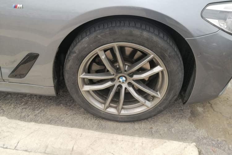 Used BMW 5 Series 2020 525i M Sport Package Right Front Wheel Hub