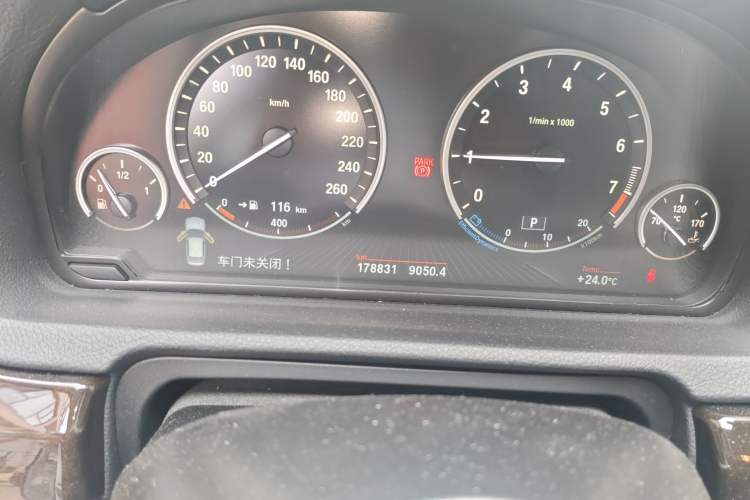 Used BMW 5 Series GT 2014 528i Leading Model