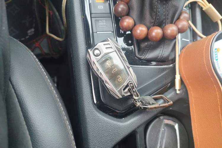 Used Volkswagen Tiguan L 2017 330TSI Automatic Two-Wheel Drive Comfort Edition Vehicle Key