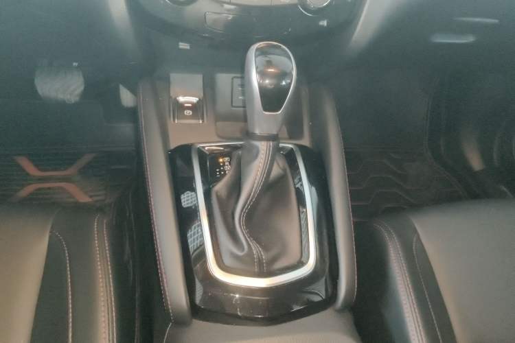 Used Nissan Qashqai 2023 Classic 2.0L CVT XV Comfort Edition Gear Lever