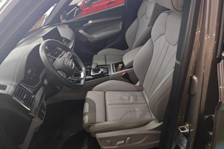 Used Audi Q5L 2023 40T Luxury Dynamic Model Left Front Seat