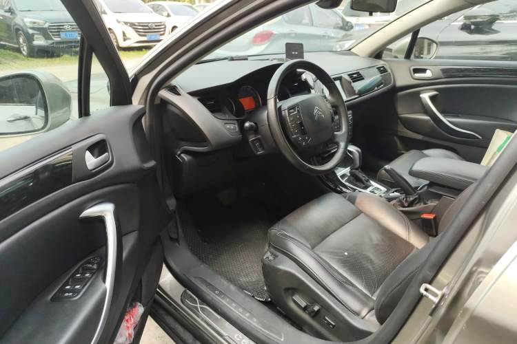 Used Citroen C5 2013 2.3L Automatic Zunyu Model Driver Seat