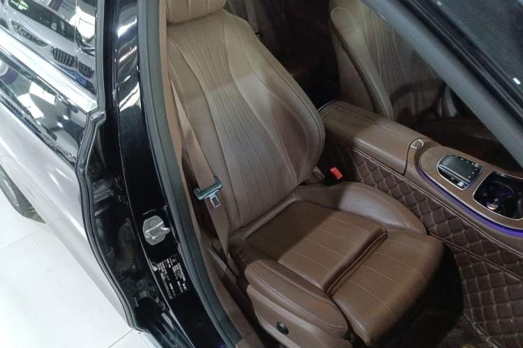 Used Mercedes-Benz E-Class 2022 Updated E 260 L Right Front Seat