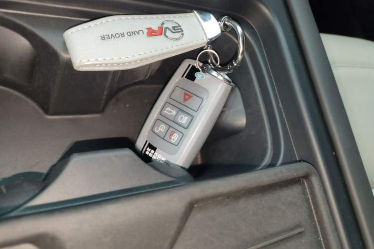 Used Land Rover Defender 2023 Facelift 110 3.0T P400 X-DYNAMIC HSE Vehicle Key