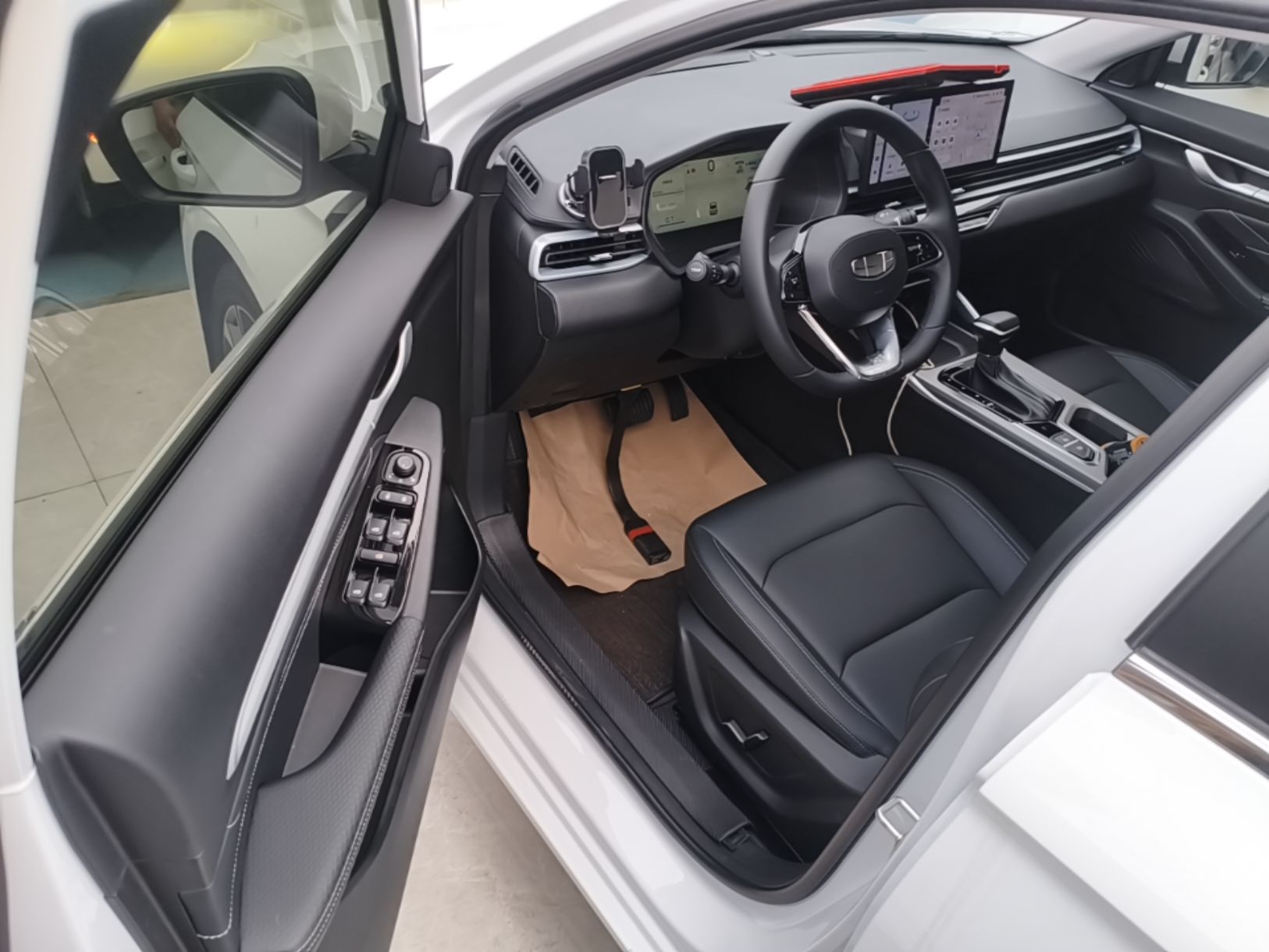 Geely Auto Emgrand 2026 Model 4th Generation 4 Millionth Anniversary Edition 1.5L CVT Feiyue Edition — снимка 18