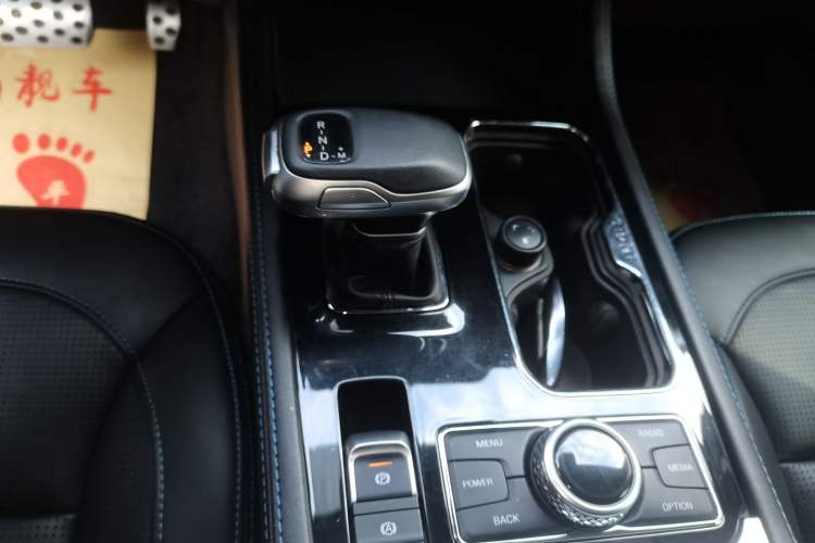 Used BAIC Off-Road BJ40 2023 2.0D Automatic Four-Wheel Drive Blade Hero Edition Adventurer Type Gear Lever