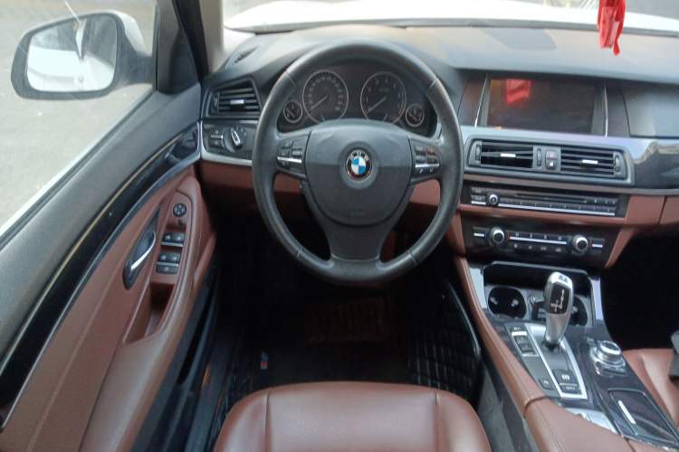 Used BMW 5 Series 2014 520i Elegant Edition Steering Wheel